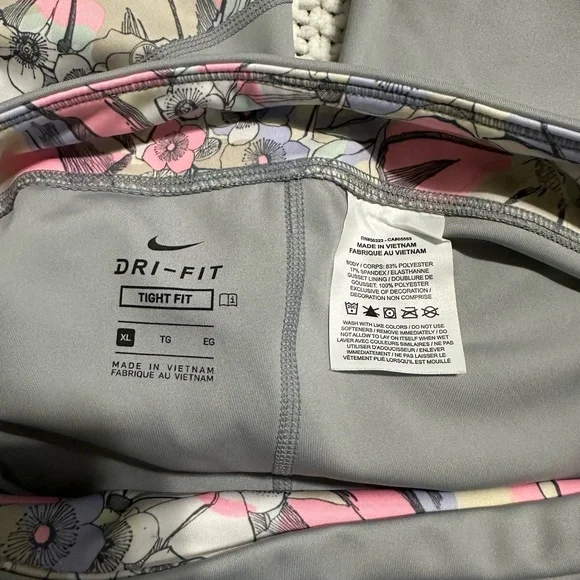Nike Girls' One Energy‎ Dri-FIT Gray Mushroom
Print Tight Fit Legging KIDS XL - Picture 7 of 8